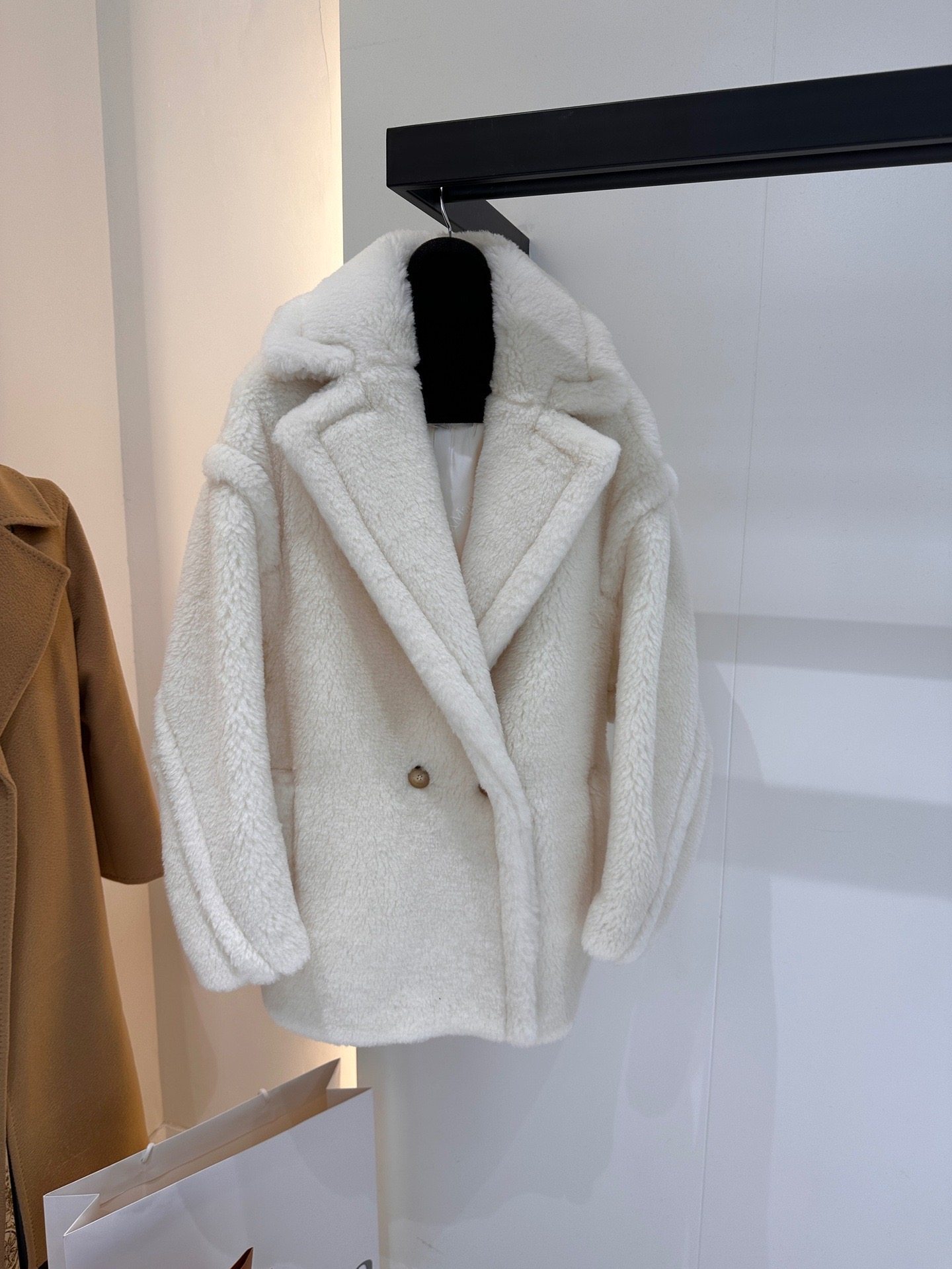 Manteau court en fourrure d'ou - Wool Coat Peacoat avis et prix